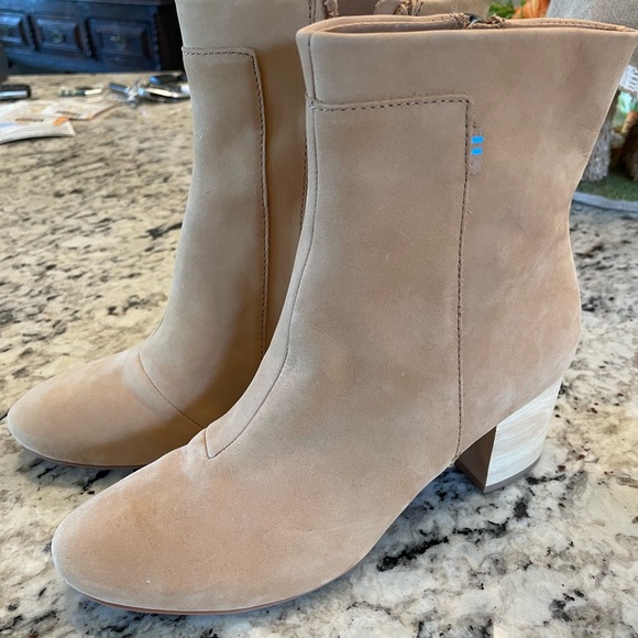 Toms Suede Ankle Boots - Picture 7 of 8